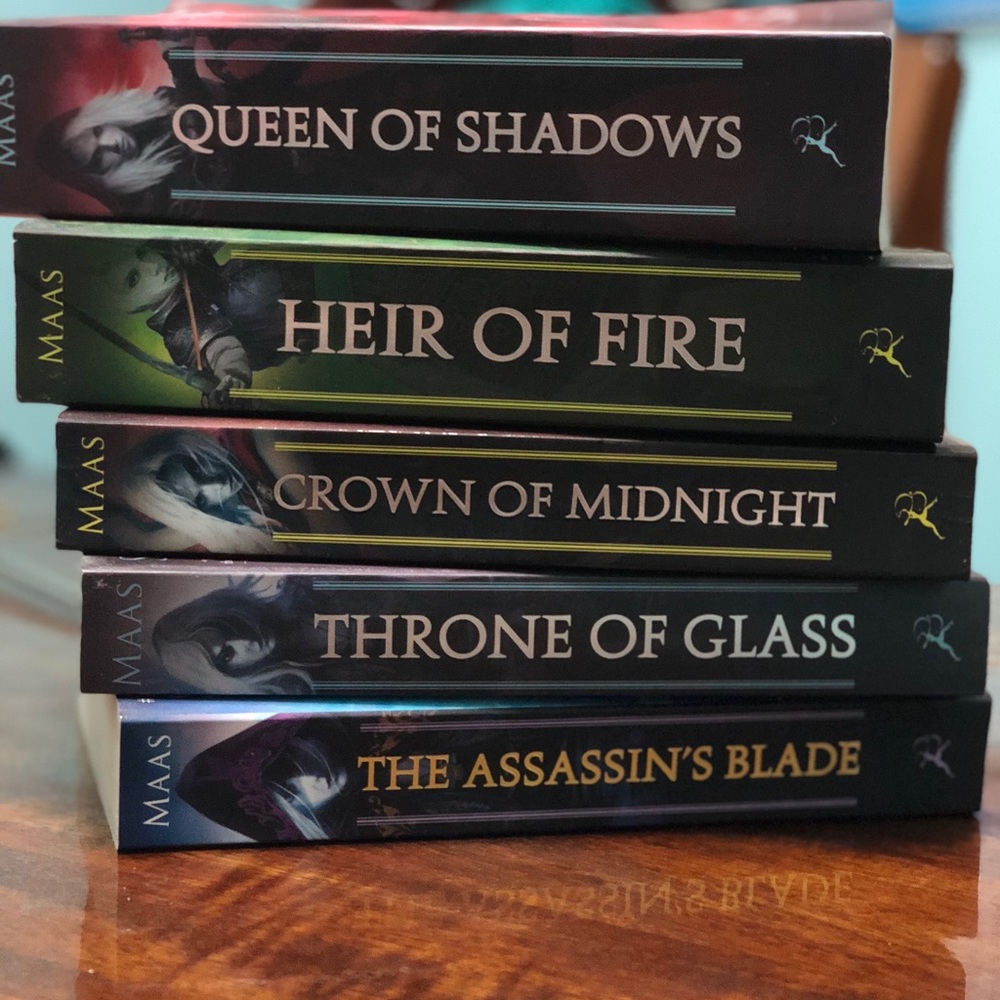 Thorne Of Glass Novel by Sarah J. Maas